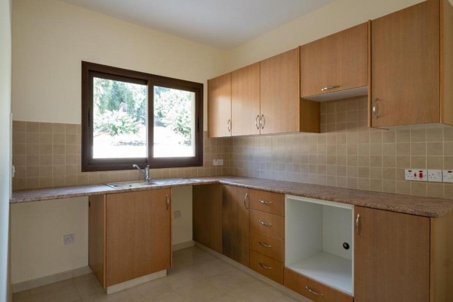 Town House / Maisonette For Sale  in  Peyia