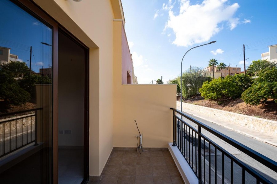 Town House / Maisonette For Sale  in  Peyia