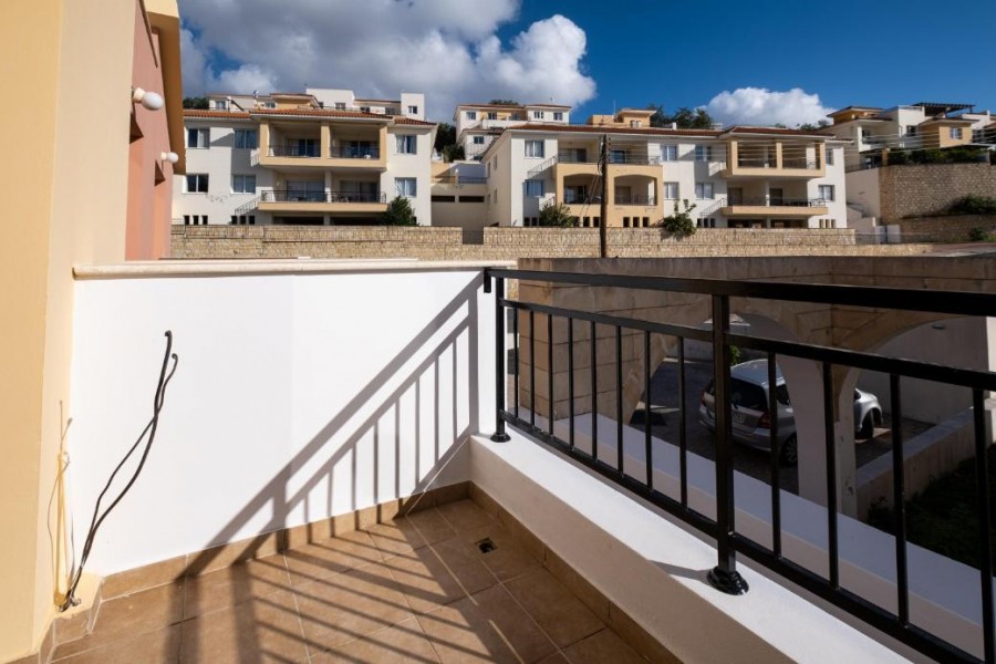 Town House / Maisonette For Sale  in  Peyia