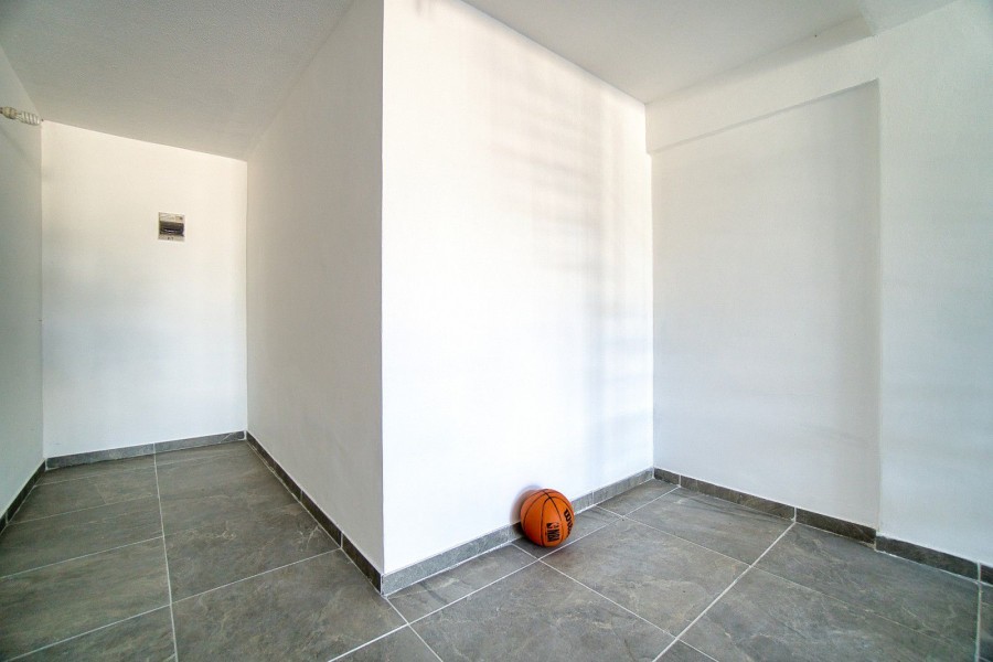 Shop For Rent  in  Paphos