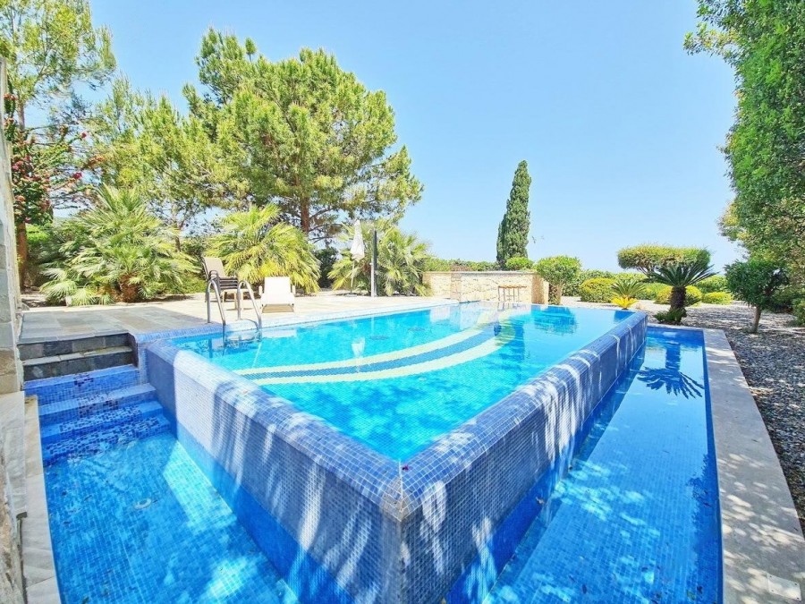 Detached Villa For Sale  in  Neo Chorio