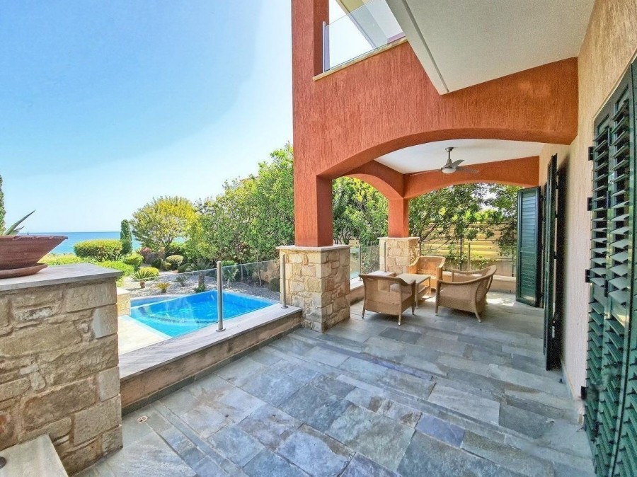 Detached Villa For Sale  in  Neo Chorio