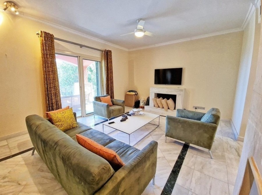 Detached Villa For Sale  in  Neo Chorio