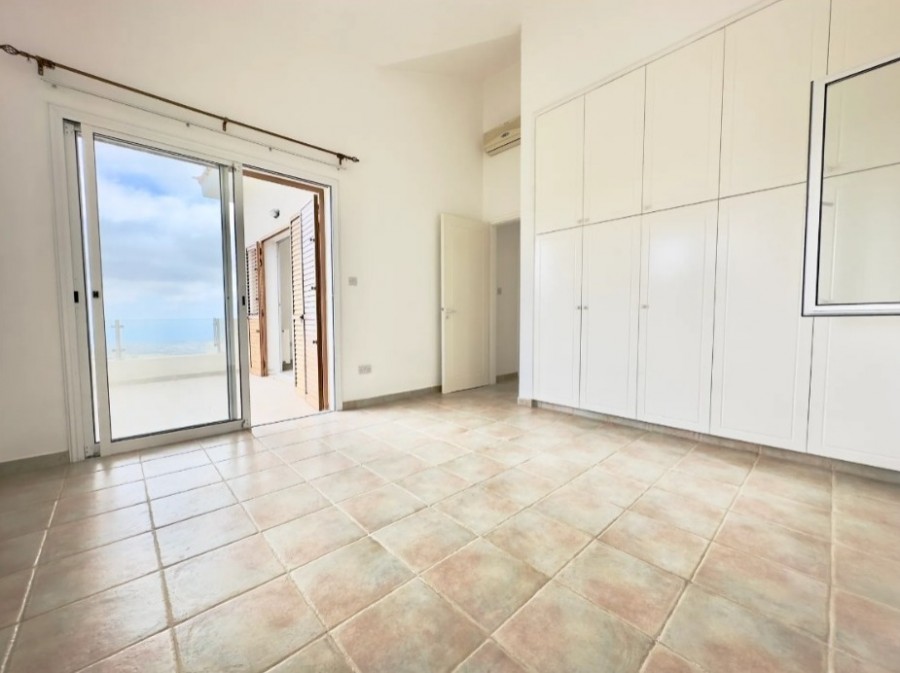 Detached Villa For Sale  in  Tsada