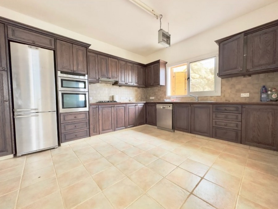 Detached Villa For Sale  in  Tsada