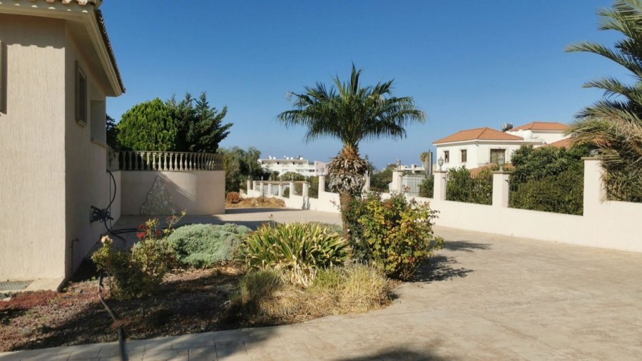 Detached Villa For Sale  in  Empa