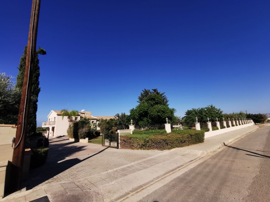 Detached Villa For Sale  in  Empa